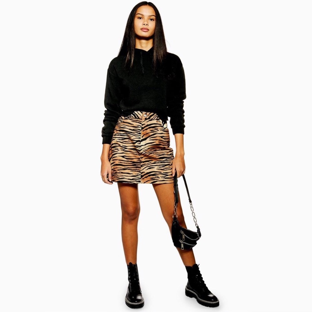 *NWT* Topshop Petite┃Tiger Print Denim Mini Skirt